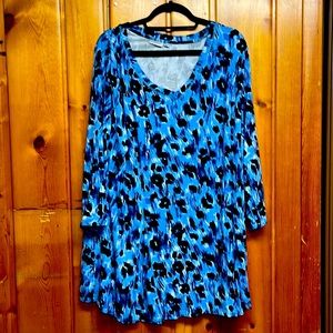 Avenue plus sized v neck top